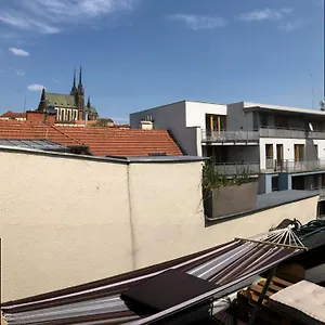  Apartmán V Centru Mesta S Vyhledem Na Petra